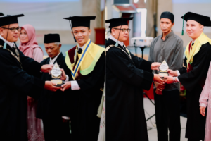 wisudawan terbaik